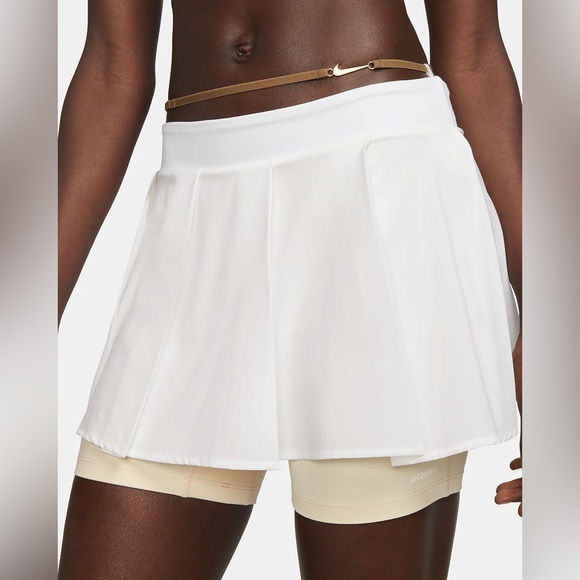 Nike x Jacquemus La Jupe Short White - Picture 3 of 10